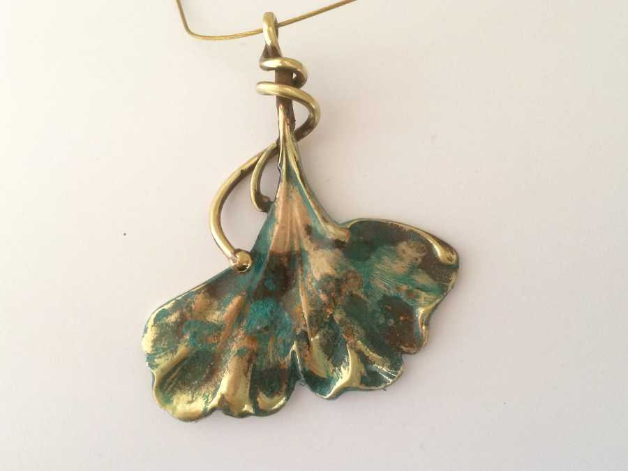 Necklace Pendentif Ginko Polished brass and grey green