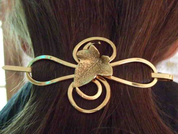 Fibule à cheveux Face à face lierre