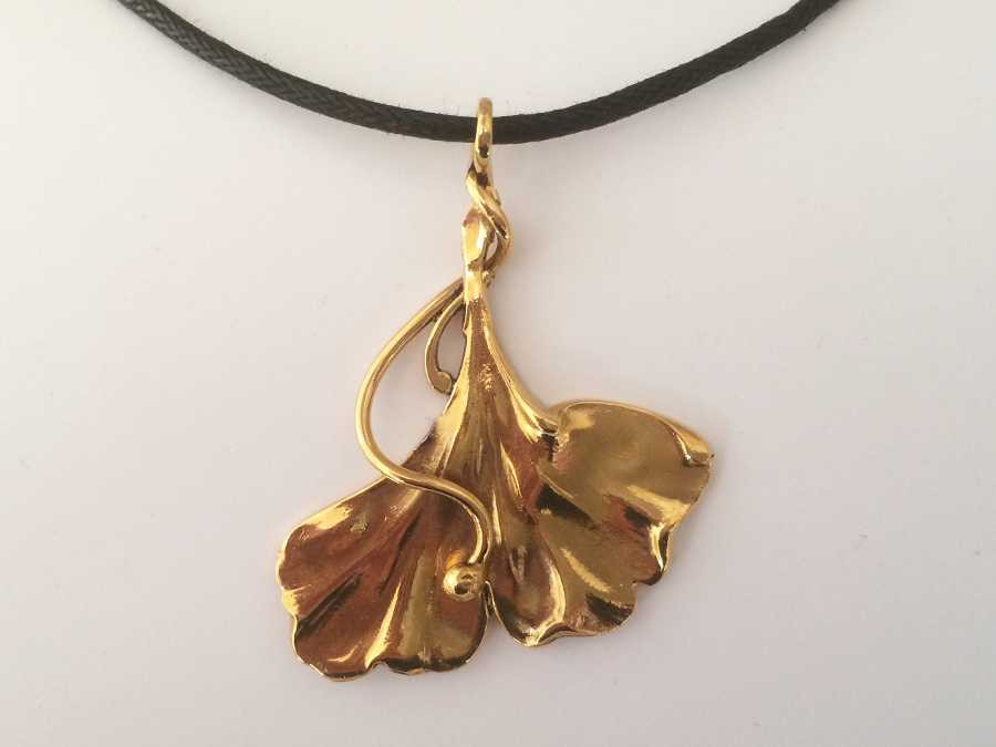 Necklace Pendentif Ginko Gold plated patinated