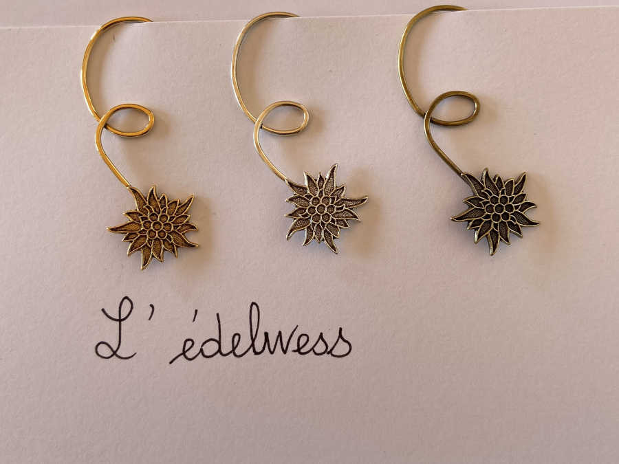 The Entrepage Edelweiss Gold plated patinated
