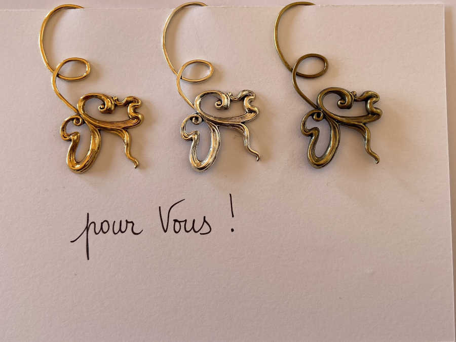 The Entrepage Pour vous Gold plated patinated