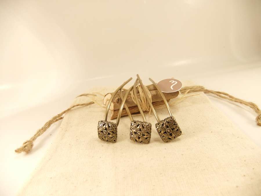 Small Hairpins Boutons Oxidized brass